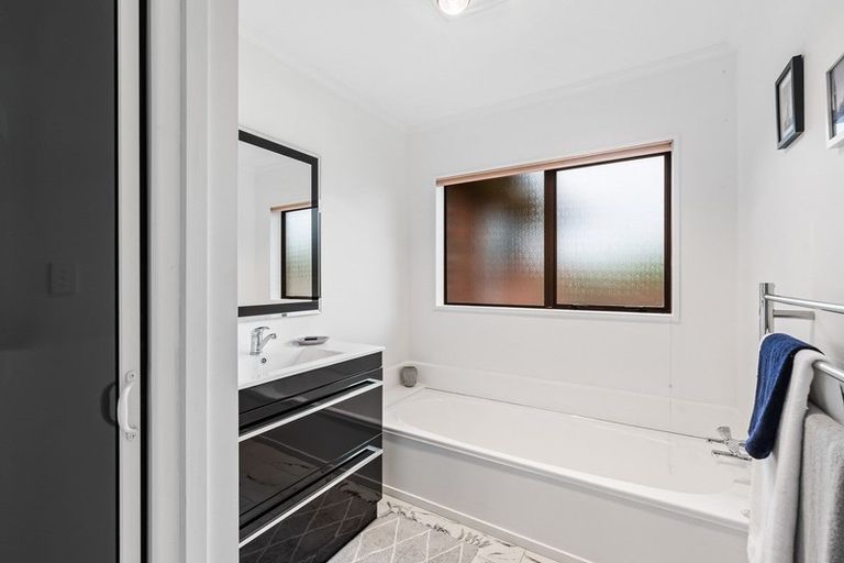 Photo of property in 9 Trinity Place, Paraparaumu Beach, Paraparaumu, 5032