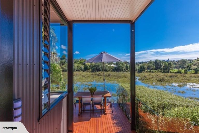 Photo of property in 3 Onewa Road, Northcote, Auckland, 0627