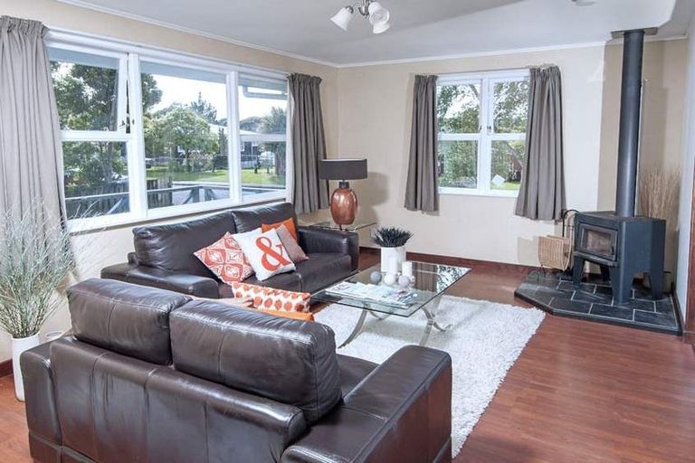 Photo of property in 32 Riverpark Crescent, Henderson, Auckland, 0610