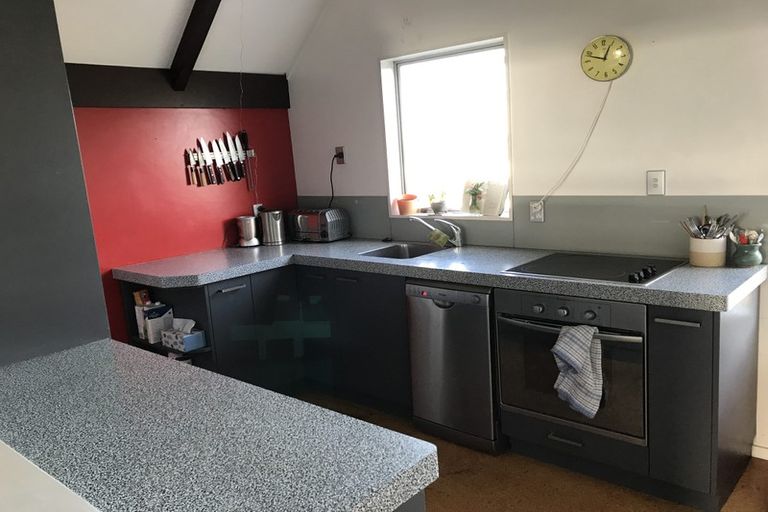 Photo of property in 77 Kaikoura Street, Maupuia, Wellington, 6022