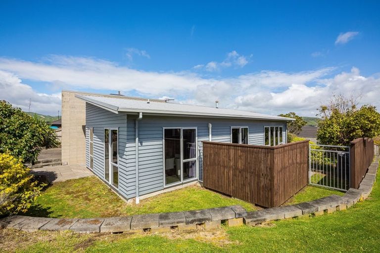 Photo of property in 2 Nelson Avenue, Aotea, Porirua, 5024
