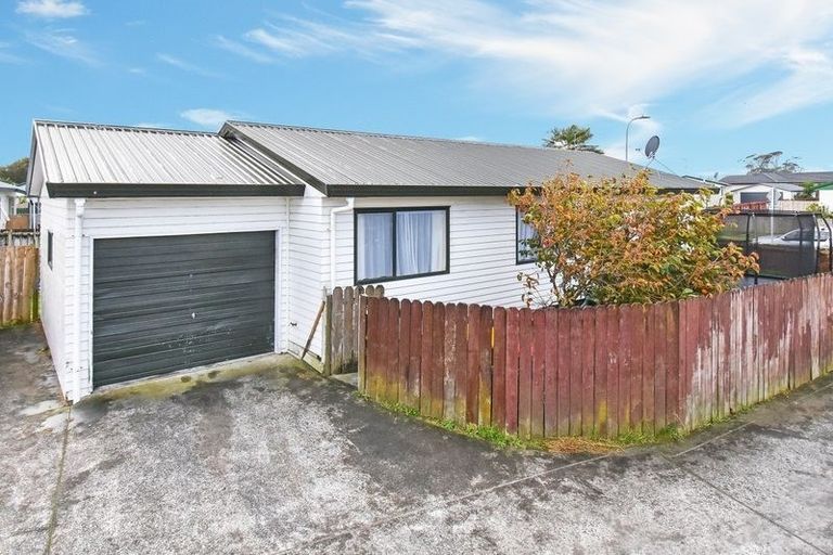 Photo of property in 32a Barneys Farm Road, Clendon Park, Auckland, 2103