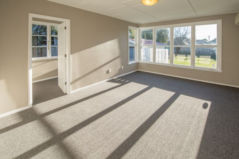 Photo of property in 182 Langdons Road, Northcote, Christchurch, 8052