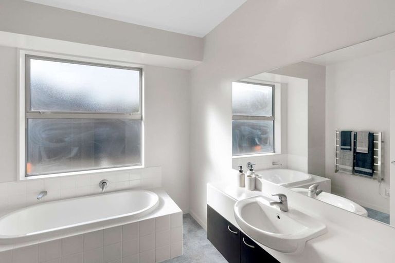 Photo of property in 24 Hemingway Place, Spencerville, Christchurch, 8083