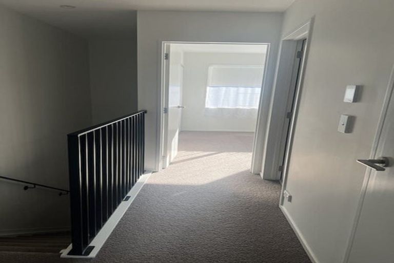 Photo of property in 10 Paterae Lane, Flat Bush, Auckland, 2019