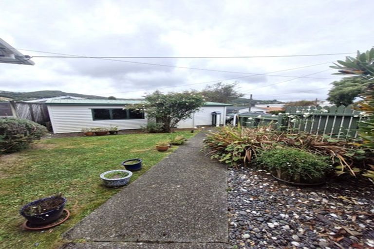 Photo of property in 15 Cook Street, Karori, Wellington, 6012