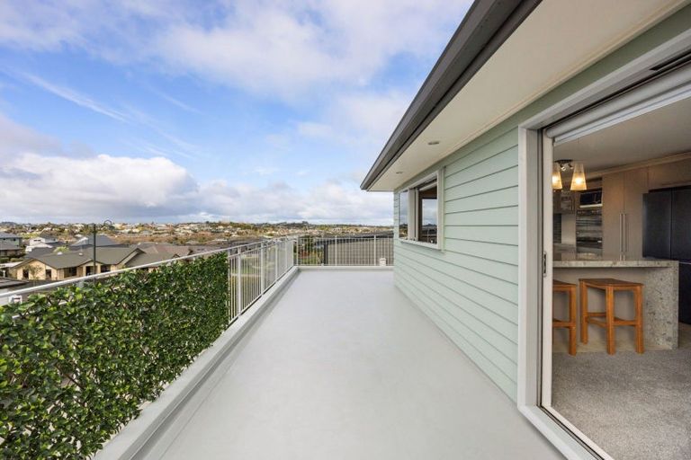 Photo of property in 15 Evergreen Rise, Grandview Heights, Hamilton, 3200