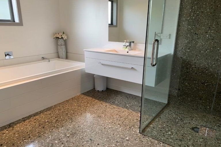 Photo of property in 120 Rob Roy Lane, Wanaka, 9305