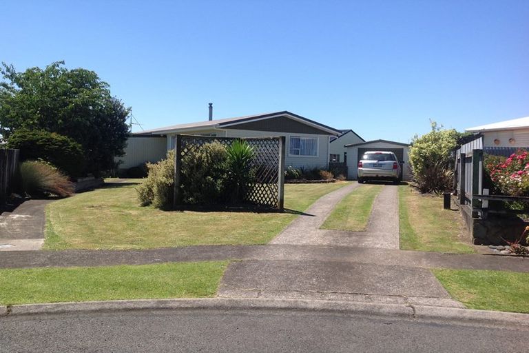 Photo of property in 5 Newbury Place, Waitara, 4320