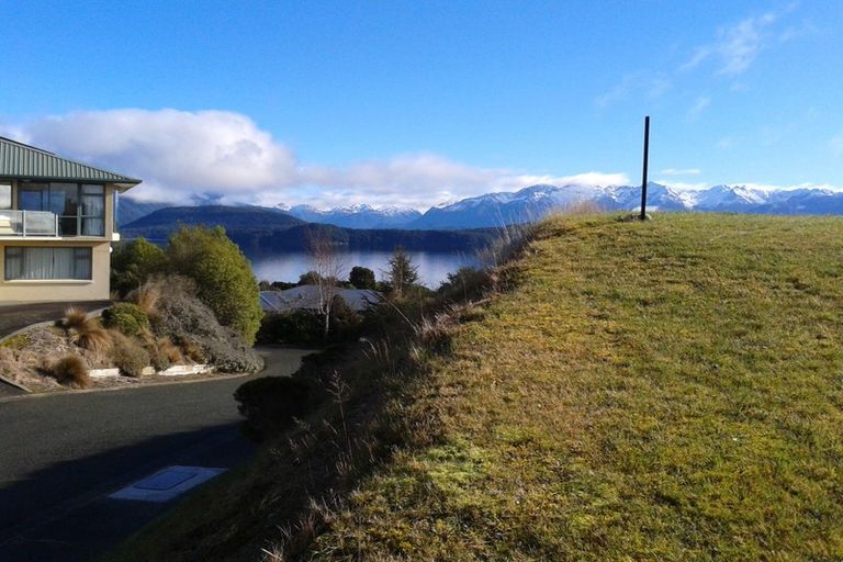 Photo of property in 19 Muriwai Drive, Manapouri, 9679