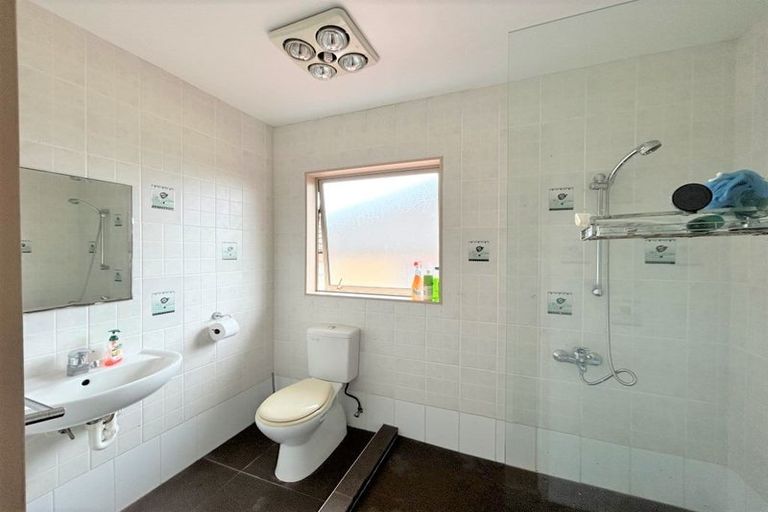 Photo of property in 7a Waterfront Road, Mangere Bridge, Auckland, 2022