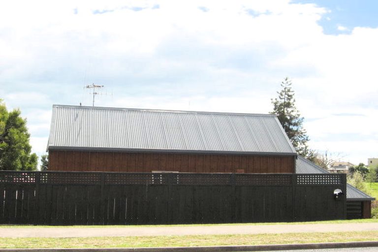 Photo of property in 6 Portland Street, Welcome Bay, Tauranga, 3112