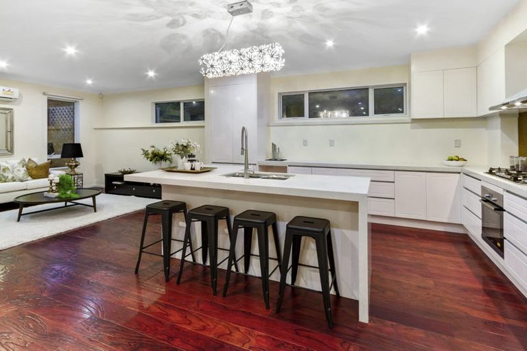 Photo of property in 9 Carex Way, Long Bay, Auckland, 0630