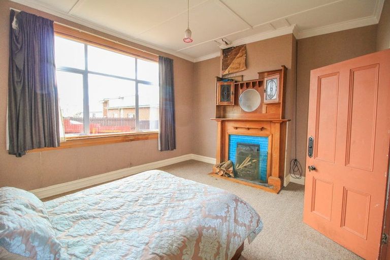 Photo of property in 236 Marine Parade, Bluff, 9814