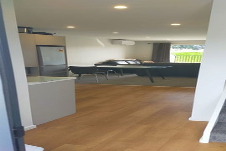 Photo of property in 10 Harena Way, Moera, Lower Hutt, 5010