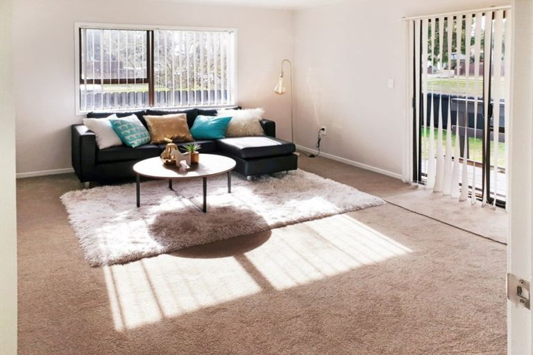 Photo of property in 1/397 Roscommon Road, Clendon Park, Auckland, 2103