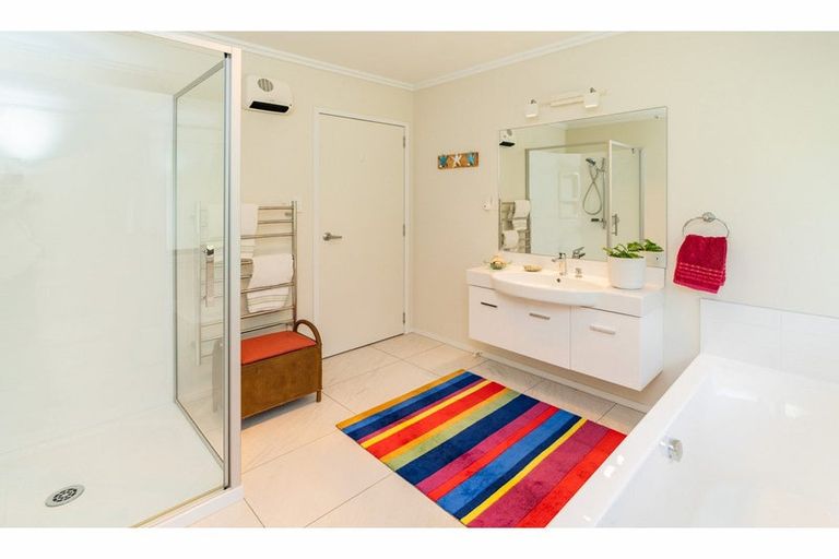 Photo of property in 20 Access Heights, Kerikeri, 0230