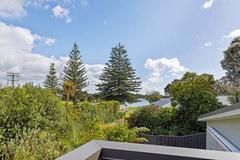 Photo of property in 35 Waione Avenue, Athenree, Waihi Beach, 3177