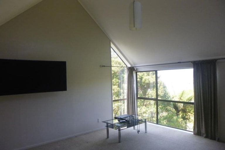 Photo of property in 6 Matuhi Street, Tirohanga, Lower Hutt, 5010