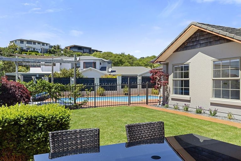 Photo of property in 11 Shelter Grove, Frankleigh Park, New Plymouth, 4310