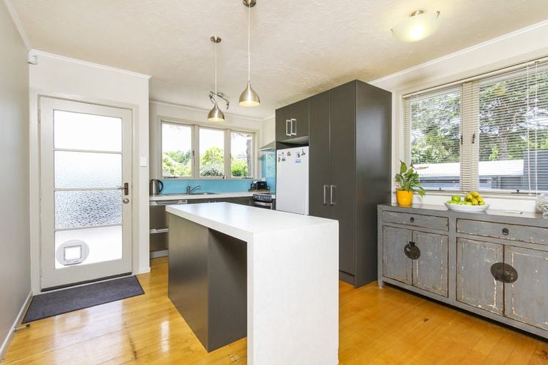 Photo of property in 12 Lucinda Place, Glen Eden, Auckland, 0602