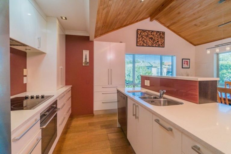 Photo of property in 21 Chieftain Rise, Goodwood Heights, Auckland, 2105