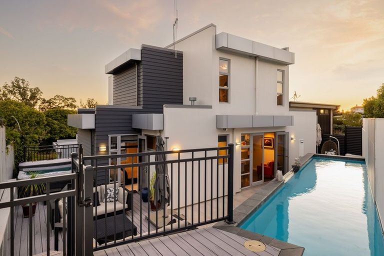 Photo of property in 5 Lake Domain Drive, Frankton, Hamilton, 3204