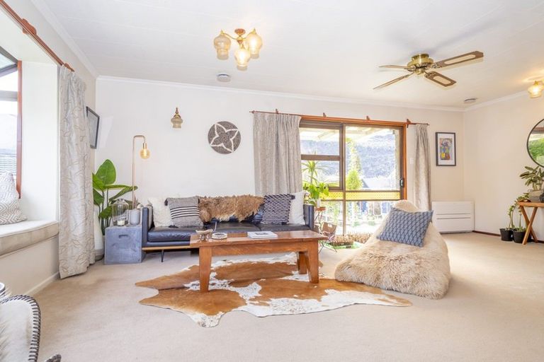 Photo of property in 12 Hood Crescent, Arrowtown, 9302