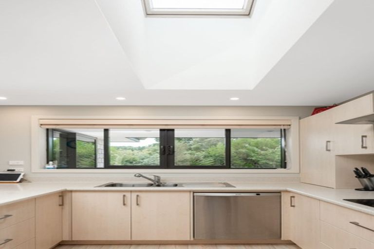 Photo of property in 12 Weka Place, Picton, 7220