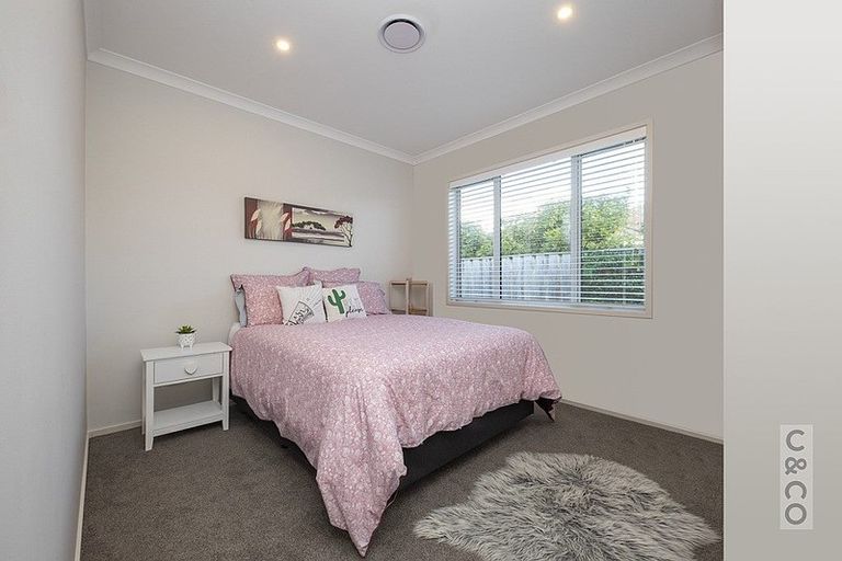 Photo of property in 15 Turpin Road, Riverhead, 0820