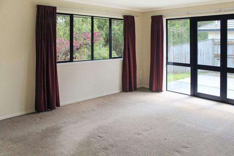 Photo of property in 68 Ruapehu Drive, Fitzherbert, Palmerston North, 4410