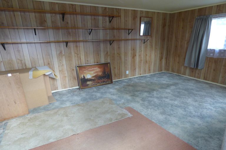 Photo of property in 11 Lloyd Avenue, Papatoetoe, Auckland, 2025