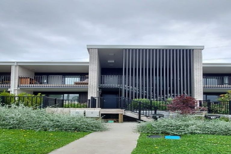 Photo of property in 13/18 Titoki Street, Te Atatu Peninsula, Auckland, 0610