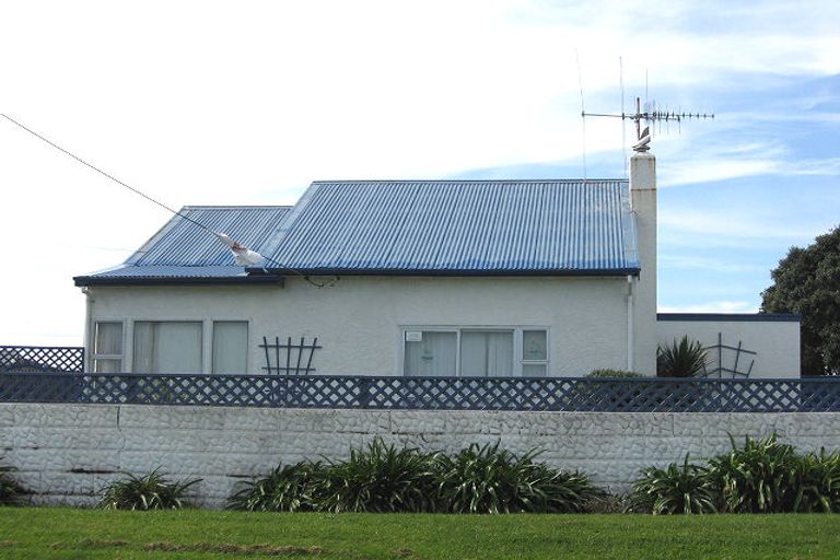 Photo of property in 3 Wharf Street, Castlecliff, Whanganui, 4501