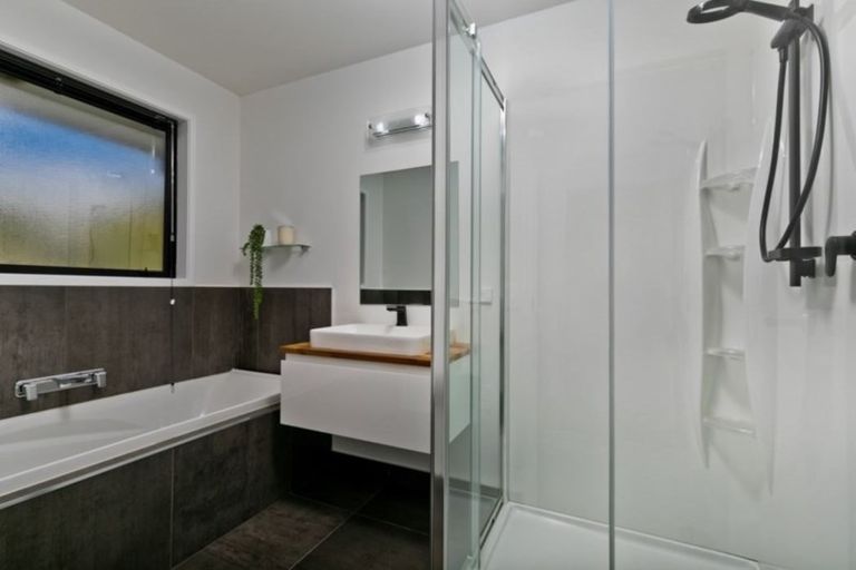 Photo of property in 79 Kanohi Road, Kaukapakapa, 0873