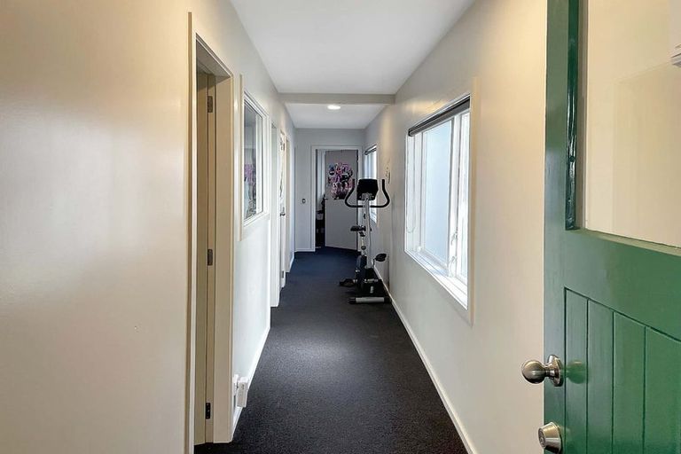 Photo of property in 289 The Terrace, Te Aro, Wellington, 6011