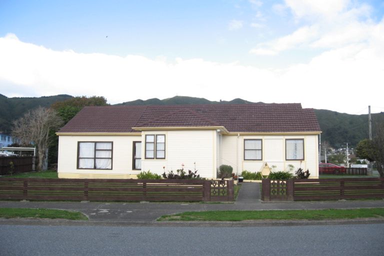 Photo of property in 1 Wheatley Street, Naenae, Lower Hutt, 5011
