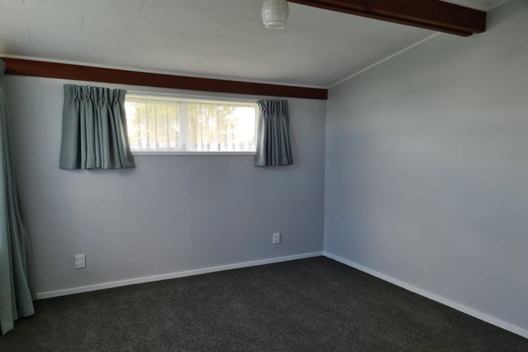 Photo of property in 2 Drury Street, Cloverlea, Palmerston North, 4412