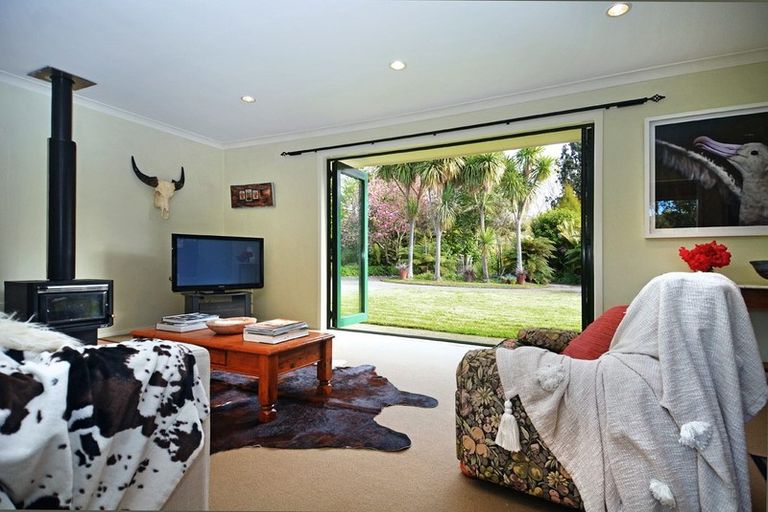 Photo of property in 33 Mokena Kohere Street, Manakau, Levin, 5573