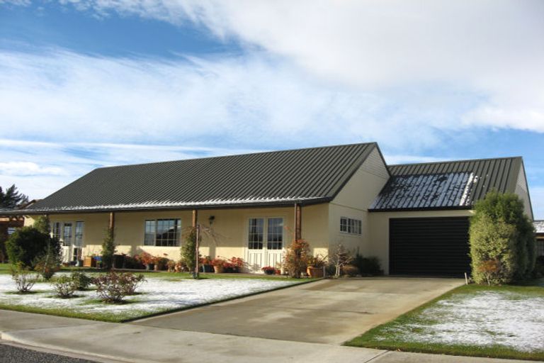 Photo of property in 2 Fir Close, Alexandra, 9320