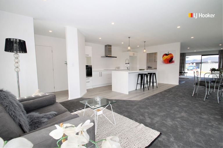 Photo of property in 25 Caledonia Drive, Mosgiel, 9024