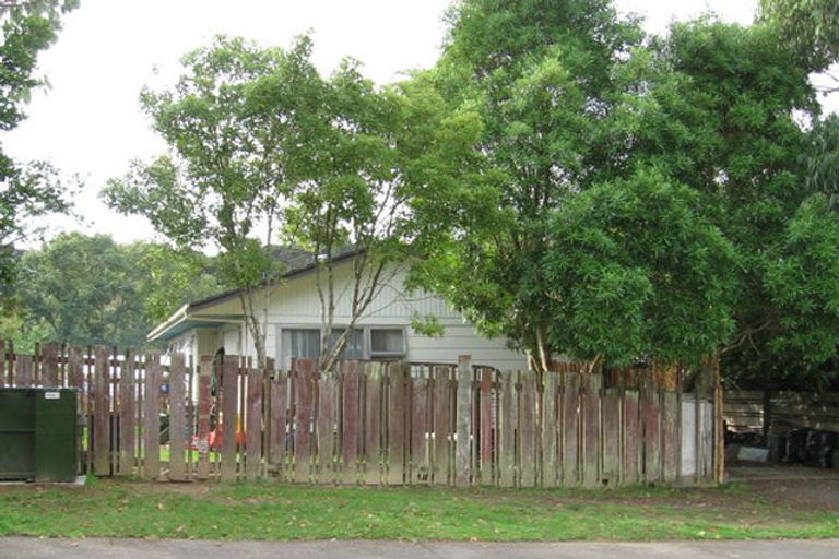 Photo of property in 17 Taitapu Street, Massey, Auckland, 0614