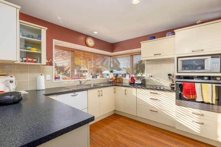 Photo of property in 16 Sutton Place, Dallington, Christchurch, 8061