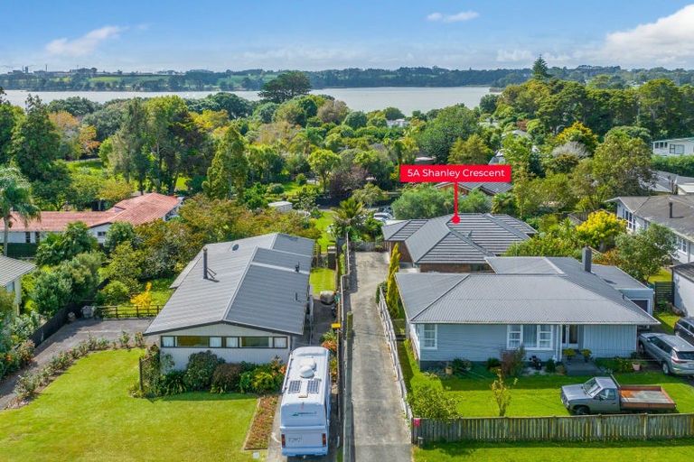 Photo of property in 5a Shanley Crescent, Waiuku, 2123