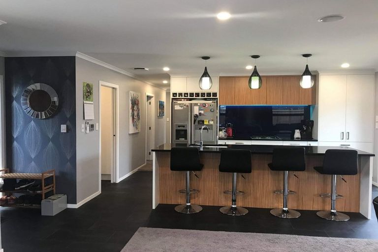 Photo of property in 9a Belvedere Crescent, Takaro, Palmerston North, 4412