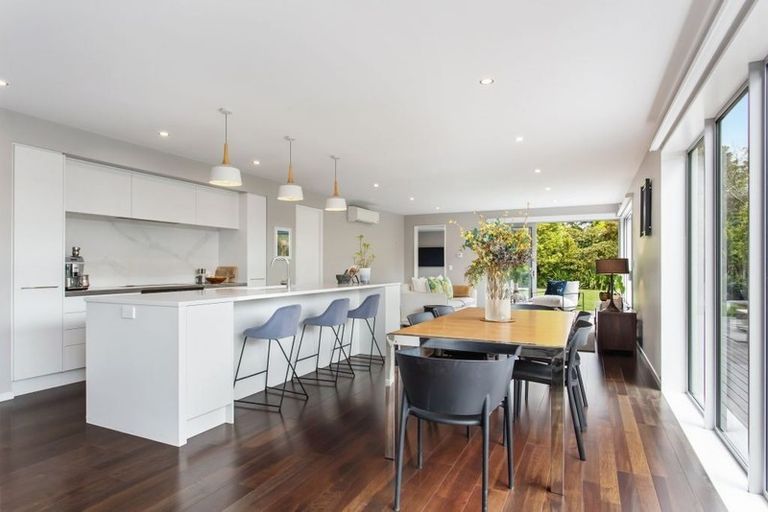 Photo of property in 19 Chepstow Avenue, Fendalton, Christchurch, 8052