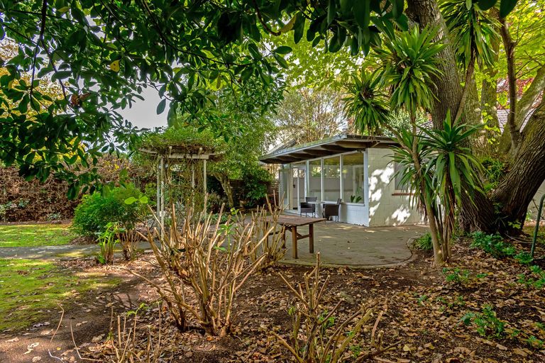 Photo of property in 24 Keeling Street, West End, Palmerston North, 4412