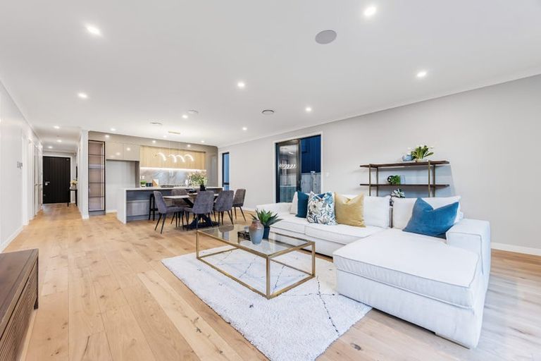 Photo of property in 51 Kumukumu Road, Long Bay, Auckland, 0630