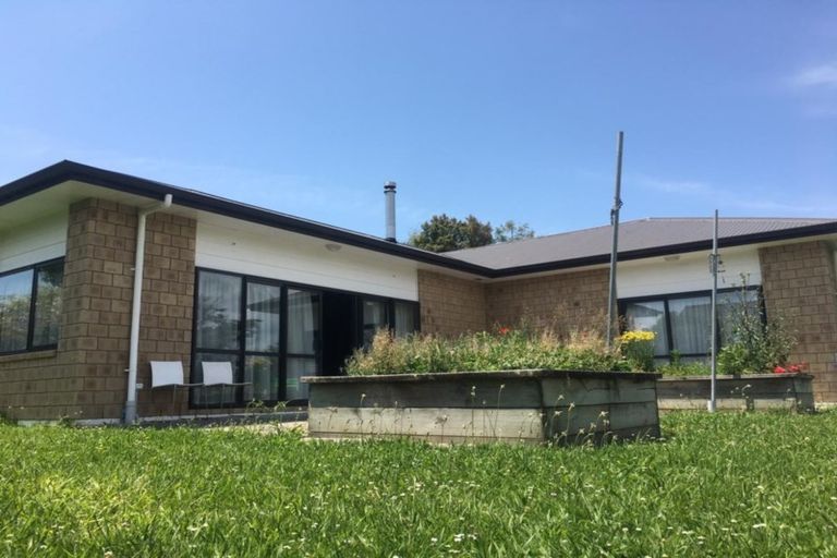 Photo of property in 65d View Road, Henderson, Auckland, 0612