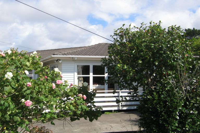 Photo of property in 784 East Coast Road, Oteha, Auckland, 0630